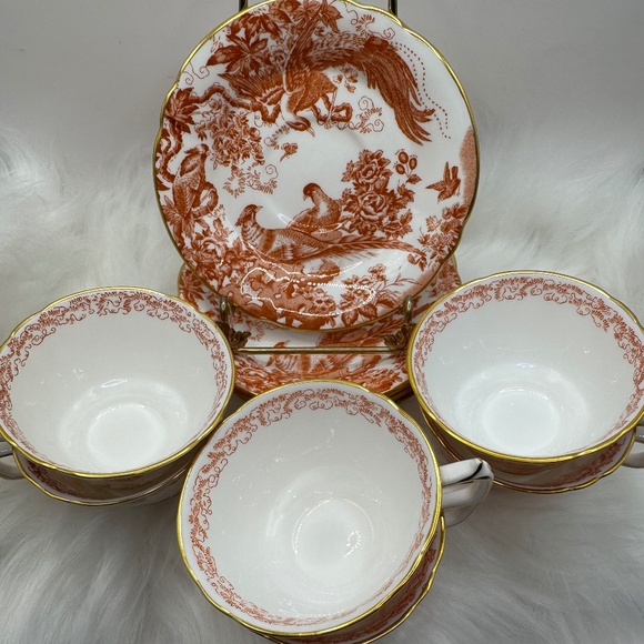 Royal Crown Derby "Red Aves" tea cups and saucers. Vintage bone china 1970 - Picture 4 of 9